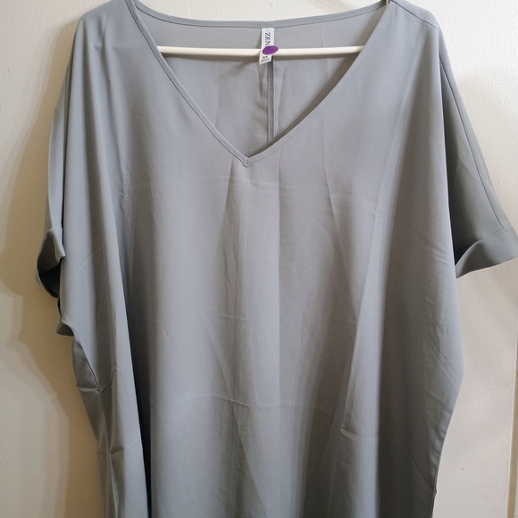 Zenana Outfitters Tops - Gray V-Neck Women's Top